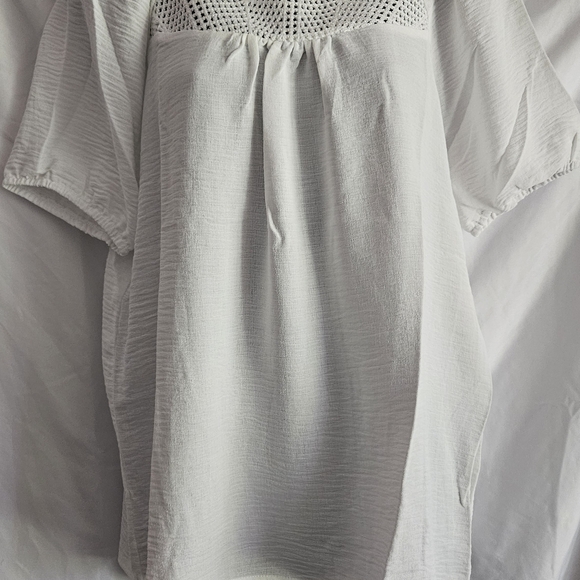 Chic White Blouse for Women - Picture 1 of 3